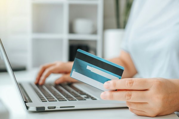 Meilleure banque pro en ligne : comparez les 12 meilleures de 2024